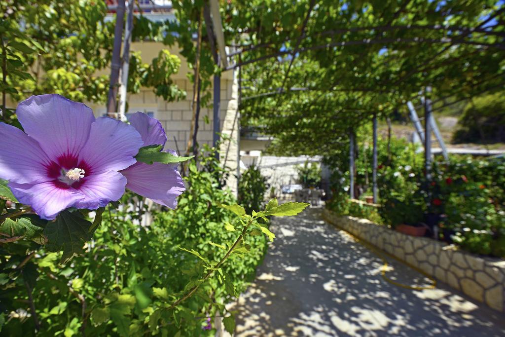 Apartments Micic Хвар Экстерьер фото
